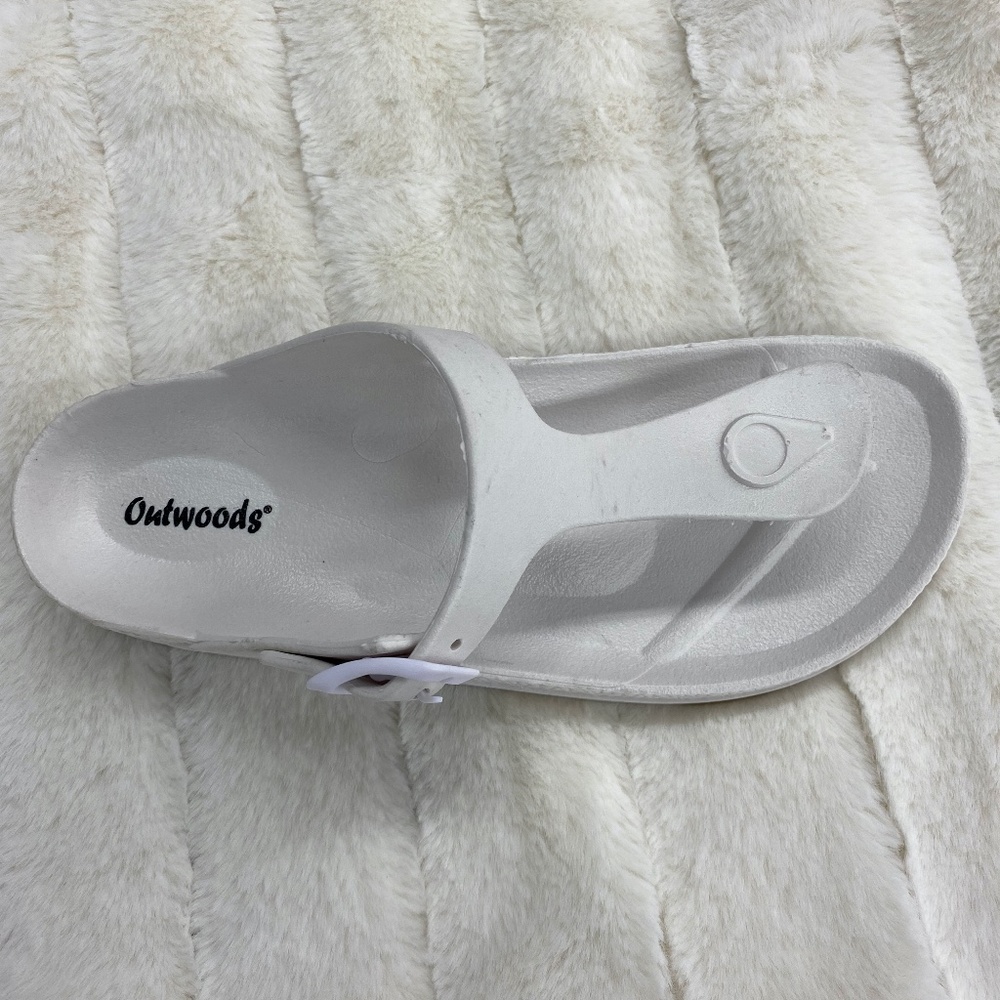 NWT Outwoods White T-Strap Thong Sandal
